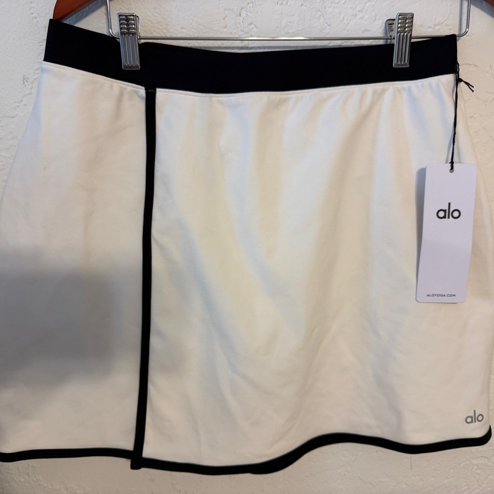ALO Yoga White Skirt with Black Trim